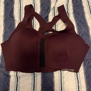 Victoria sport sports bra